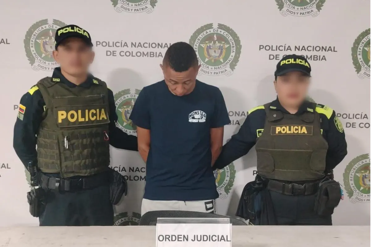 Tenía una orden de captura por abuso a menor
