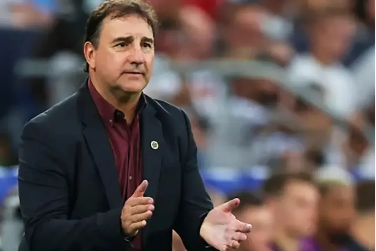 Lorenzo piensa en la última jornada de Eliminatorias y se fue en elogios para Vergara