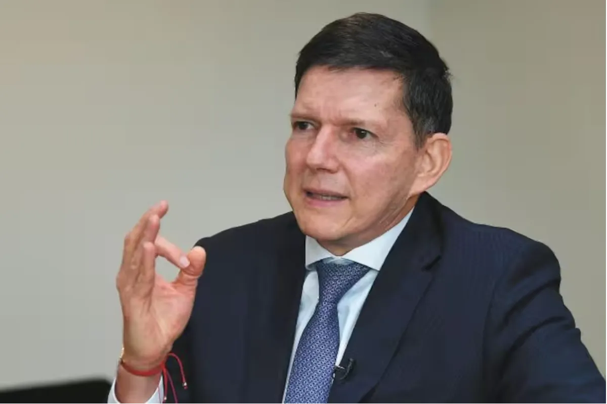 Exministro de Justicia denuncia a Petro ante la CPI