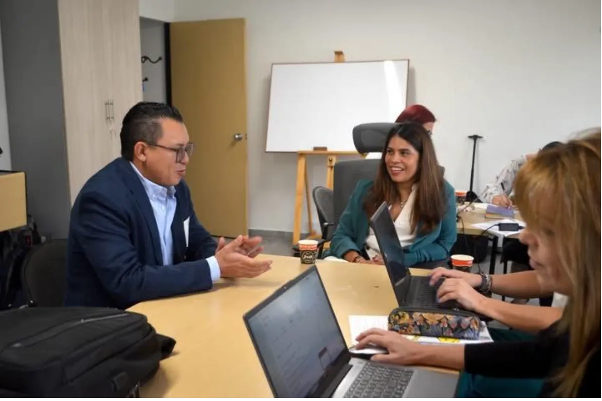 Alcalde Aldana gestiona proyectos de viviendas