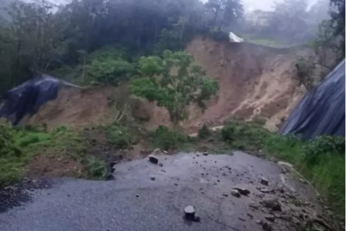 Emergencia en Quetame deja a municipio incomunicado tras derrumbes por intensas lluvias