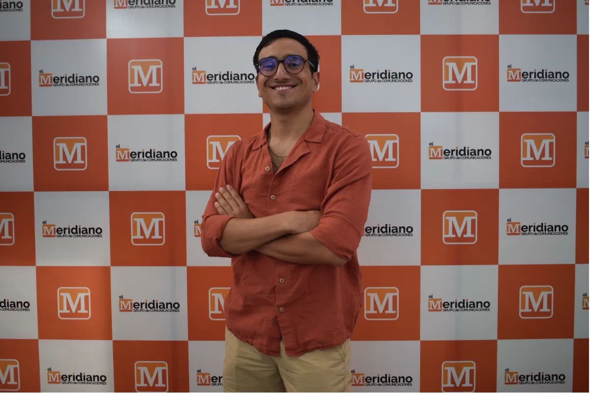 Alejandro Higuera trae la poesía como resistencia y espejo de los jóvenes
