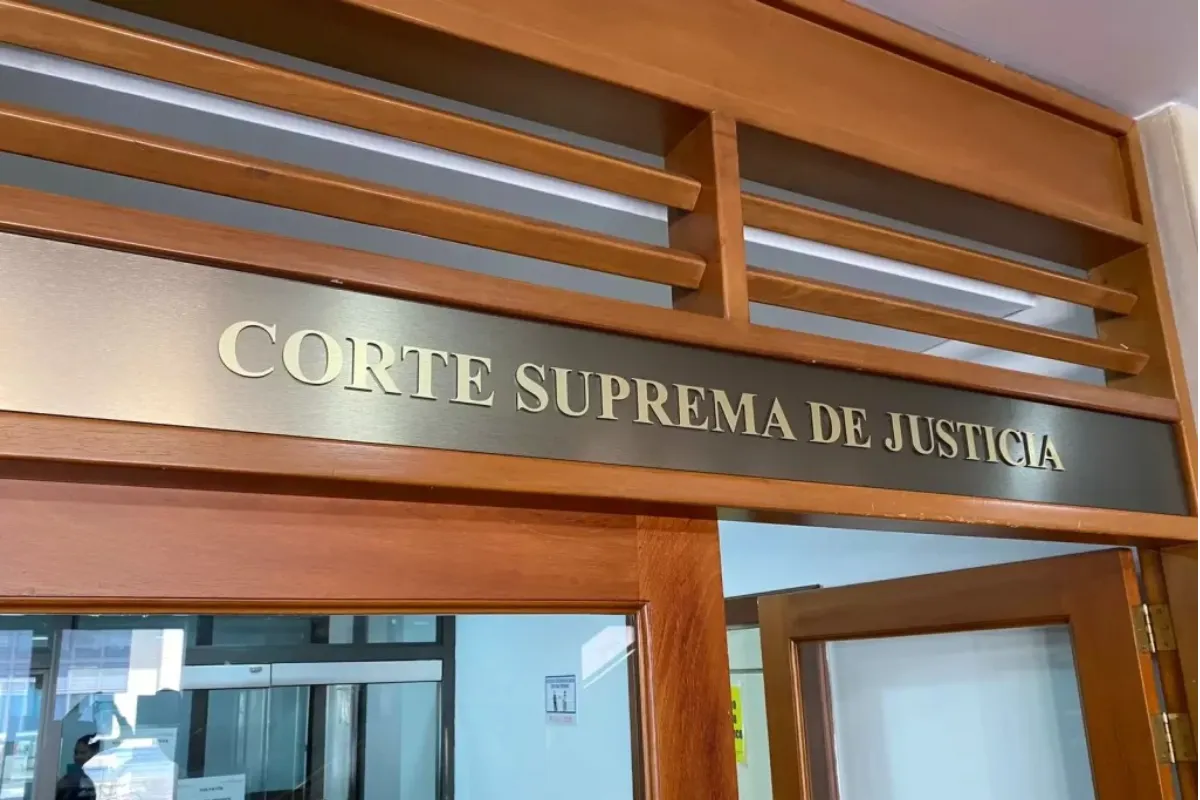 Corte 'se lavó las manos'