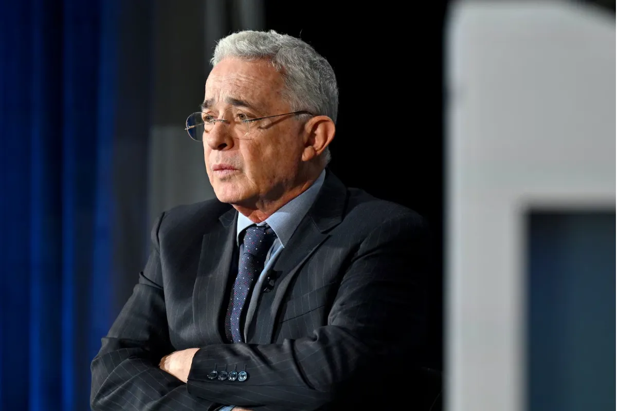 Uribe no podría ser vicepresidente
