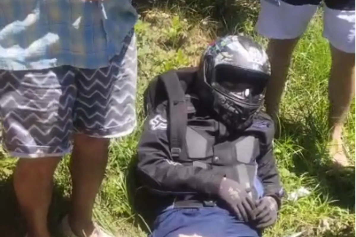 Se estrelló de frente con un carro