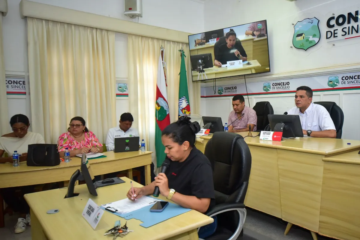 Cuestionan respuestas en debates de control