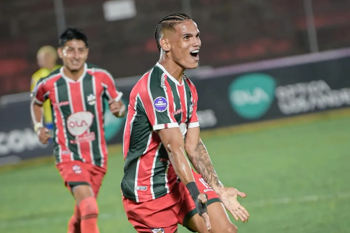 Javier Narváez la sigue 'rompiendo' en Ecuador
