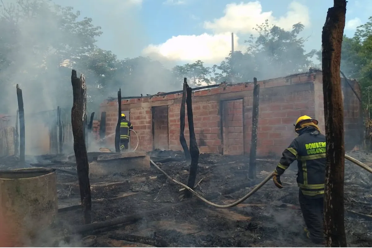 Incendio consumió una vivienda