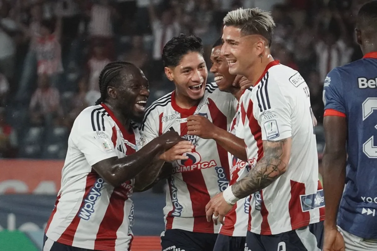 Junior goleó, está invicto y es líder