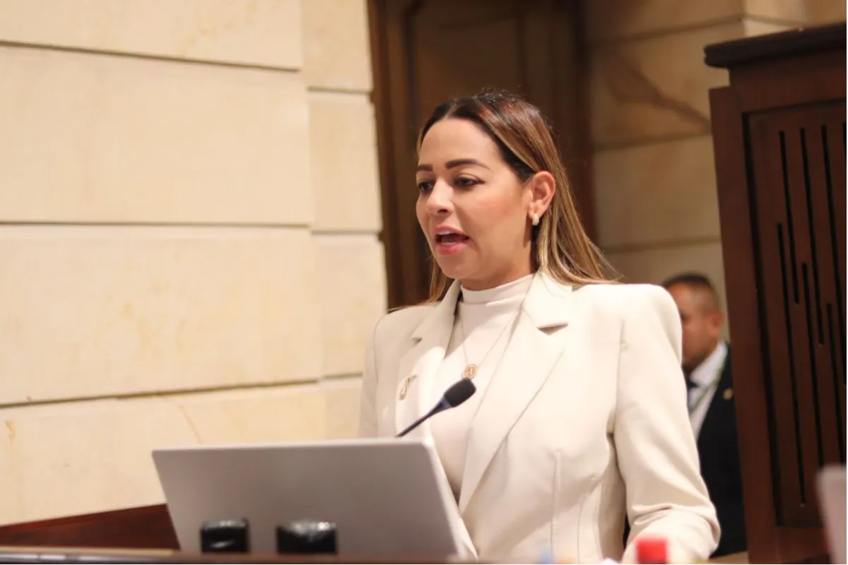 Ana Paola impulsó leyes y piensa en el Senado