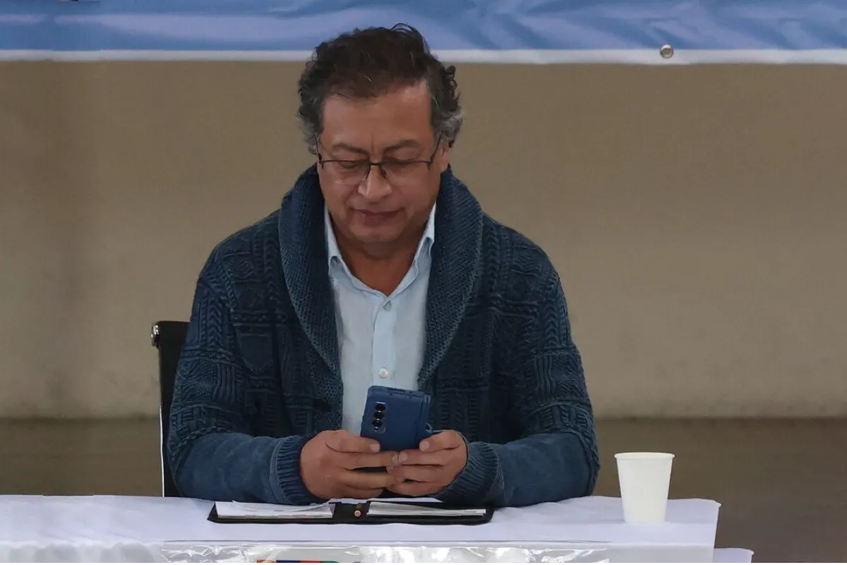Nueva amenaza de Petro contra los medios