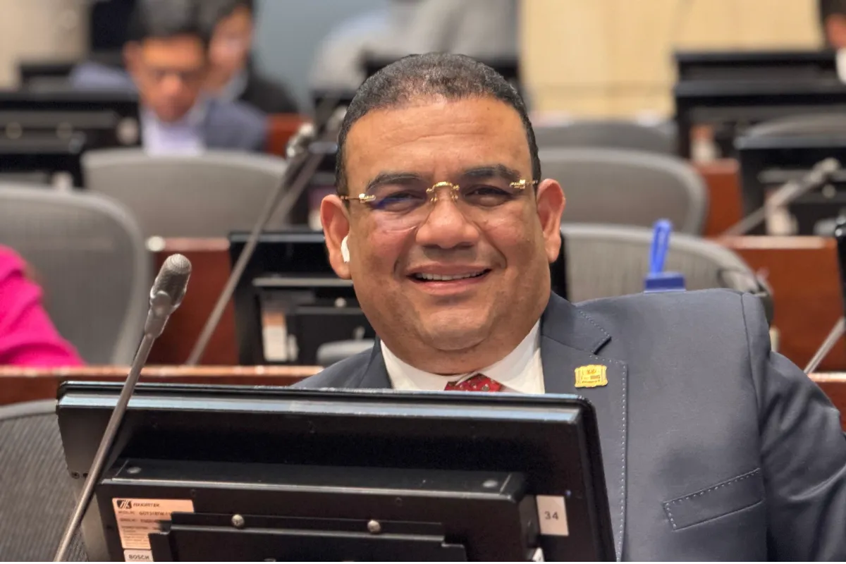 Senador Antonio Correa, gestión legislativa con compromiso social