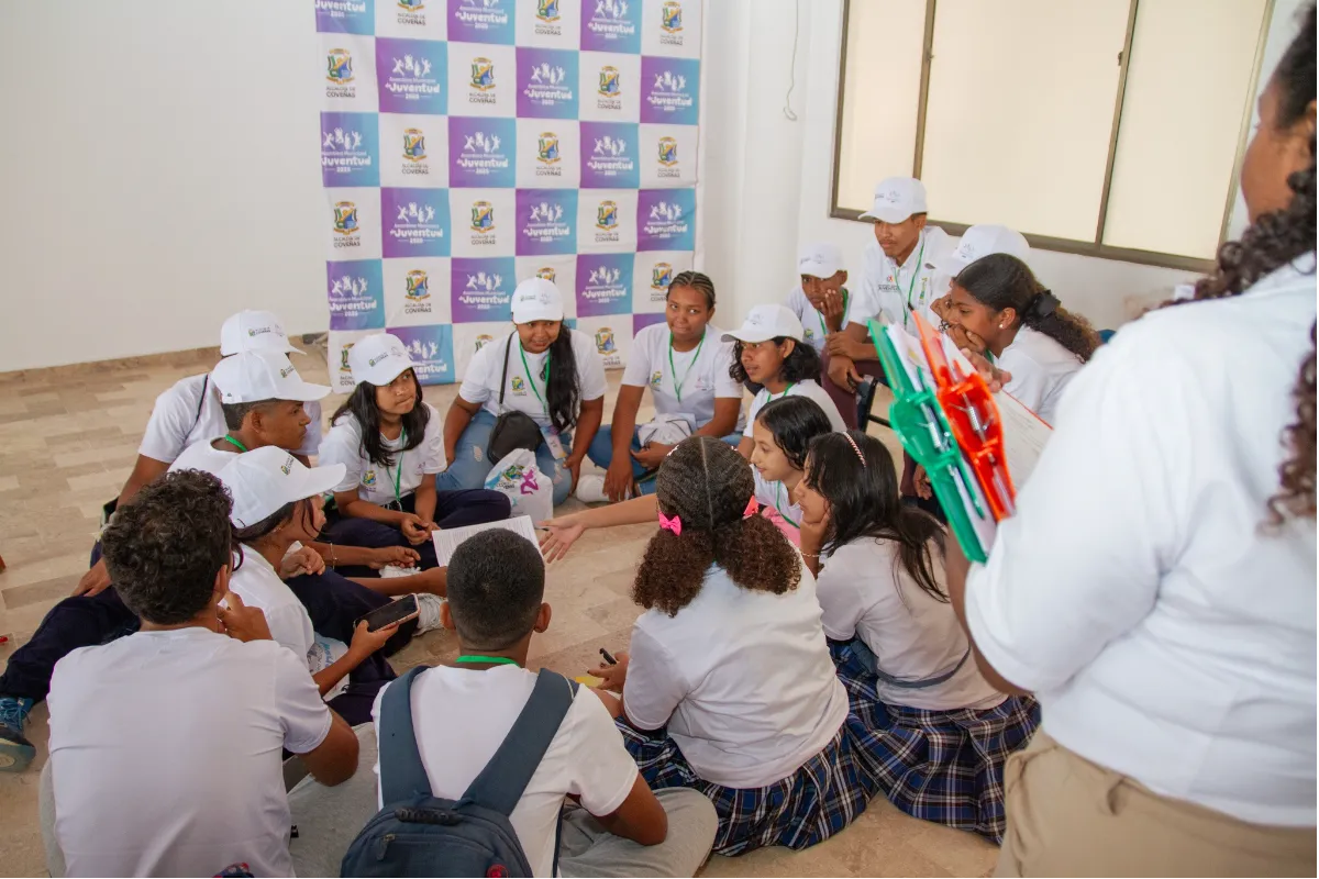 Jóvenes coveñeros se preparan para las elecciones