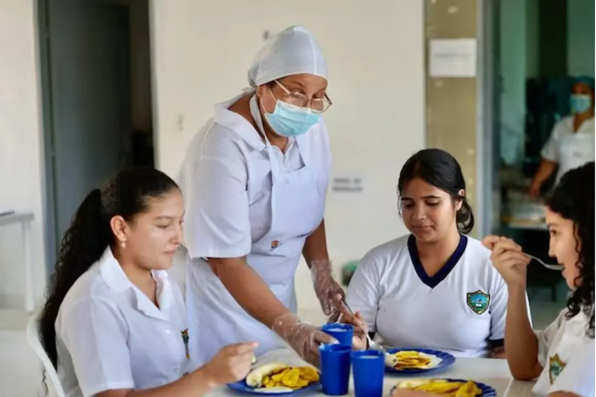 Bolívar garantiza la alimentación escolar con nuevos comedores