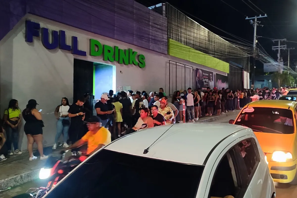 Cierran Full Drinks por riñas que alteraron el orden público