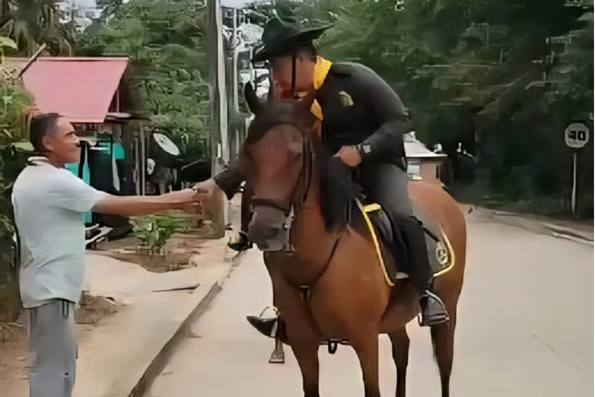 Policía Nacional fortalece seguridad y confianza en zona rural de Pueblo Nuevo.