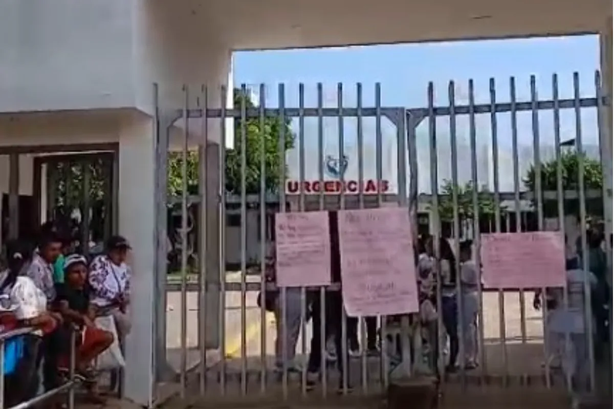 Trabajadores alegan que están en paro, Hospital dice que ya pagaron