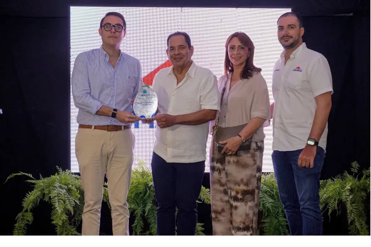 Directivos de Comaderas recibieron reconocimiento