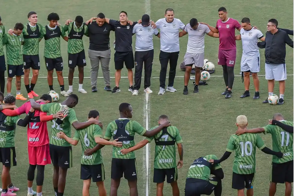 Jaguares no piensa soltar la punta