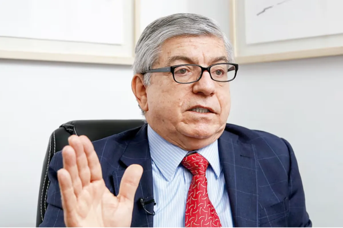 César Gaviria acusa al gobierno Petro de aplicar “expropiación indirecta”