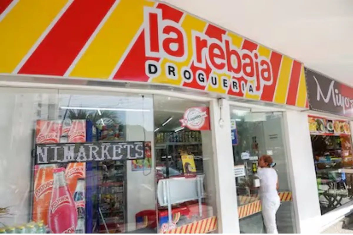 El Estado asume oficialmente el control de Drogas La Rebaja