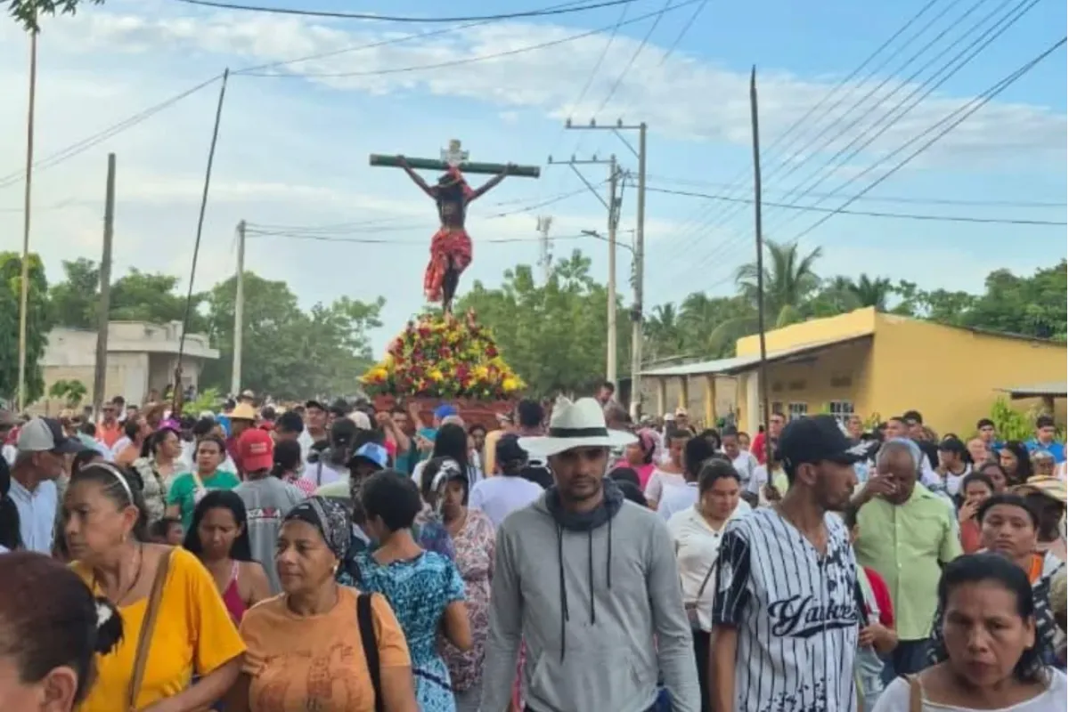 Se preparan para fiestas del Señor de Los Milagros