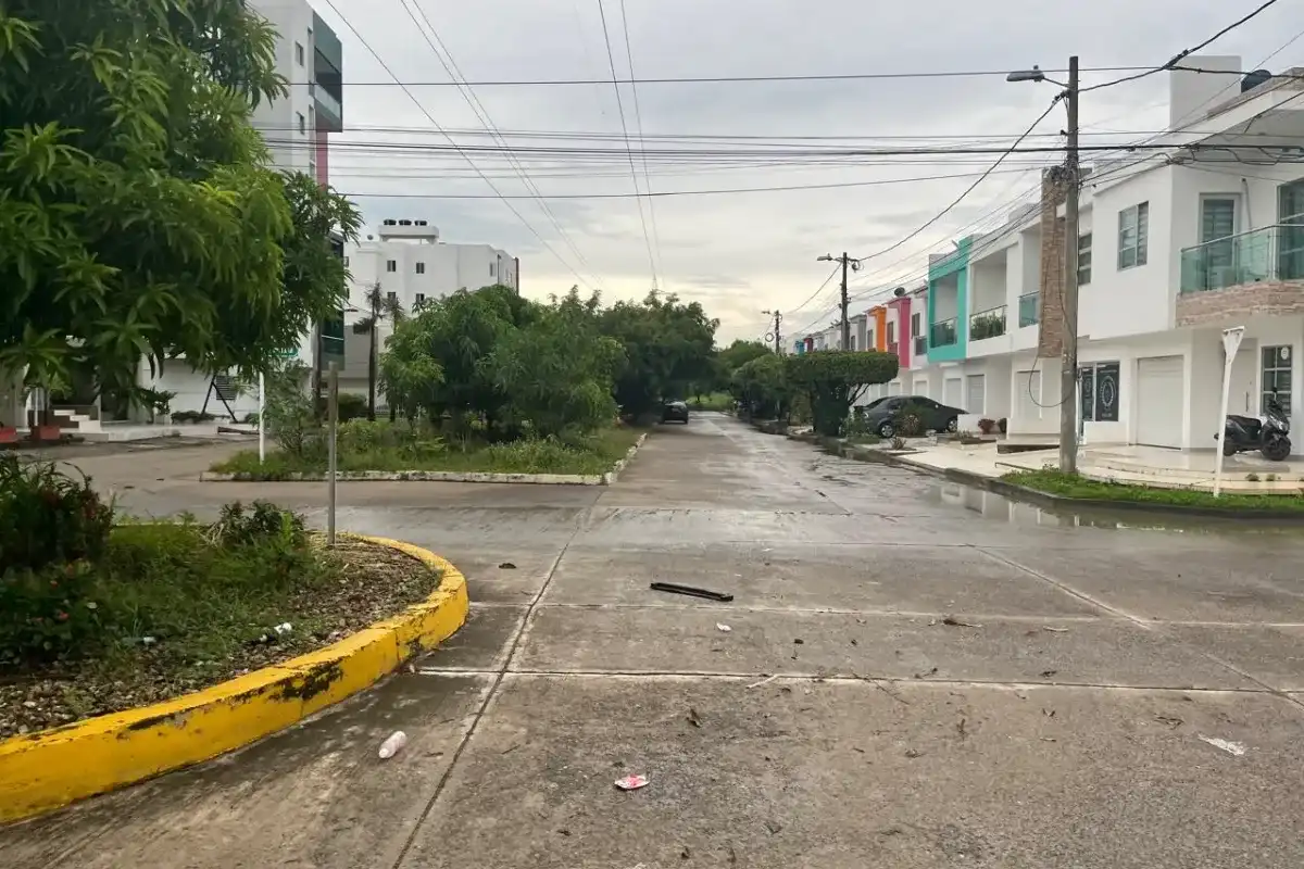 Se le metieron y le robaron el carro