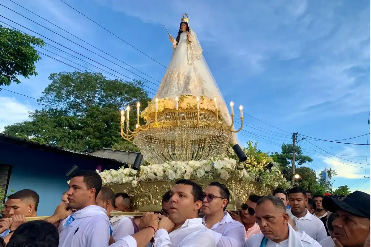 Así se vivió la multitudinaria procesión en honor a la Virgen del Socorro
