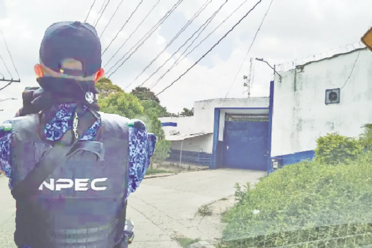 Dragoneante intentó burlar la seguridad de la cárcel La Vega con droga y celulares