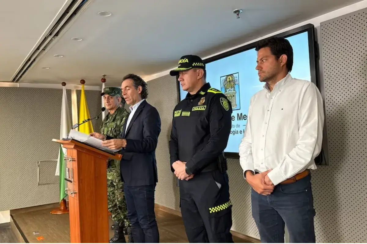 Alcalde de Medellín ofrece 200 millones por información tras atentado