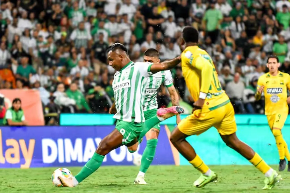 Nacional tropieza y Junior no suelta la punta