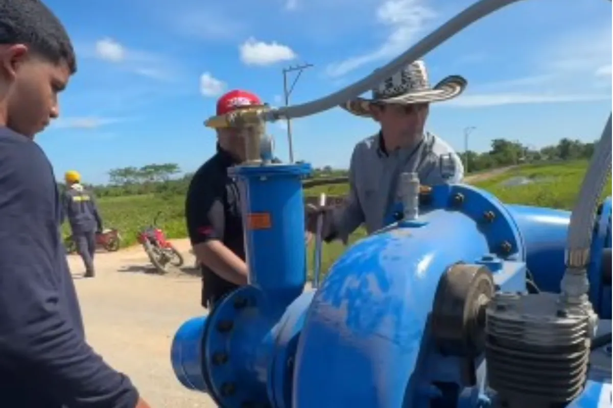 Alcaldía de Ciénaga de Oro entregó una moto bomba para mitigar inundaciones en la zona rural