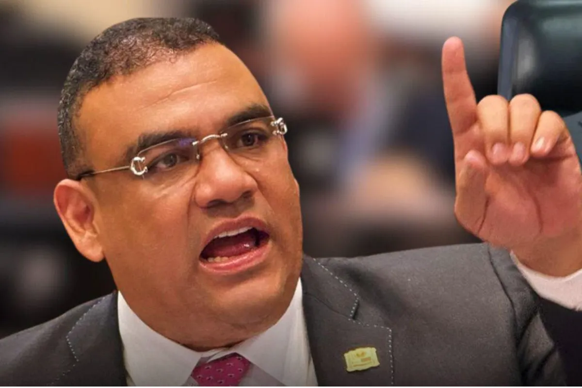 Correa se opone a la destrucción de la maquinaria