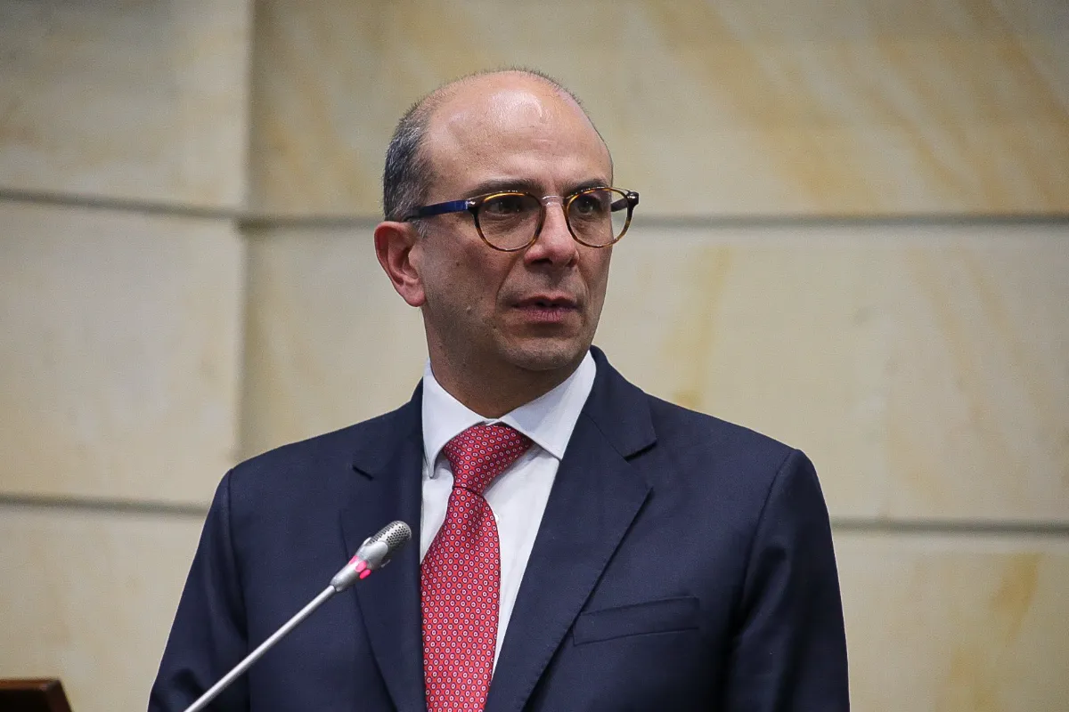 La Corte debe contener los excesos del poder