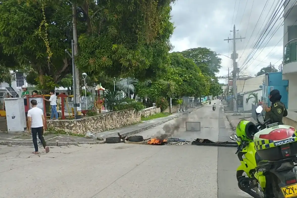 Bloquearon calle en La Bastilla, habitantes protestaron por falta de agua