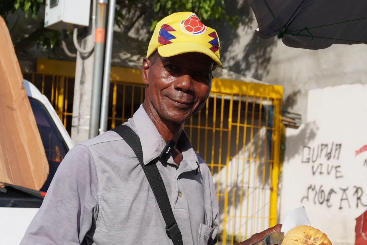 Carmelo, 35 años llevando pan a las calles de Montería