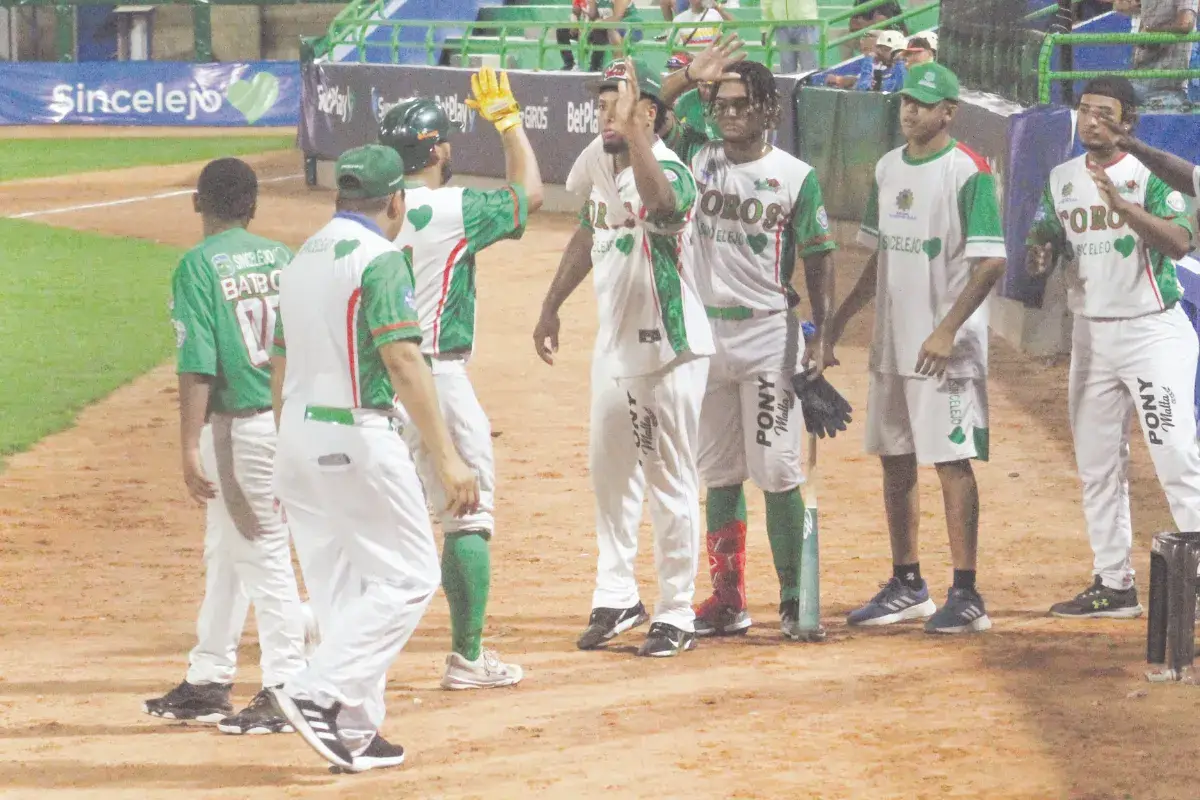 Temporada de la liga de béisbol profesional va con un equipo menos