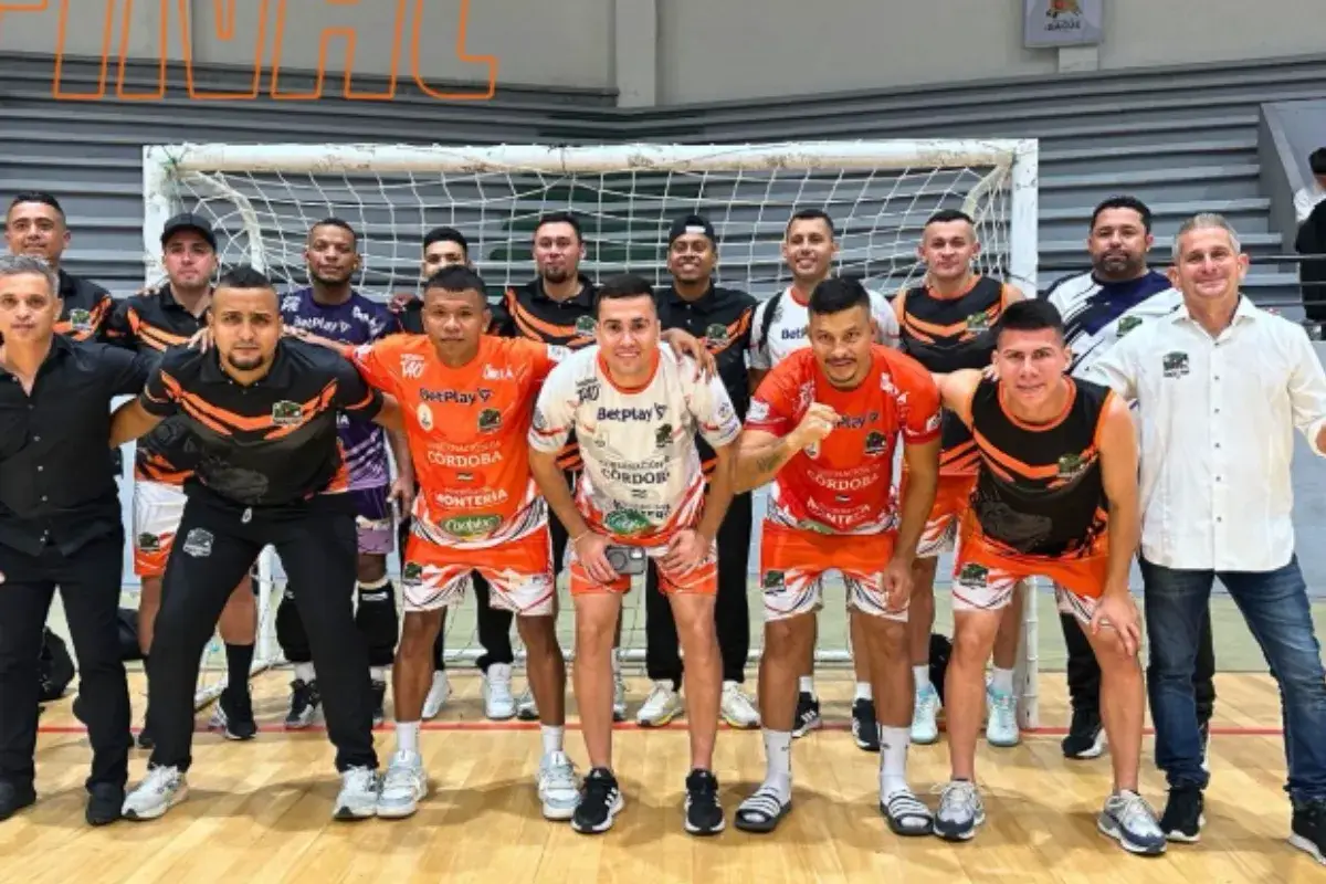 Kaporos pegó primero en octavos de la Liga de Fútbol de Salón