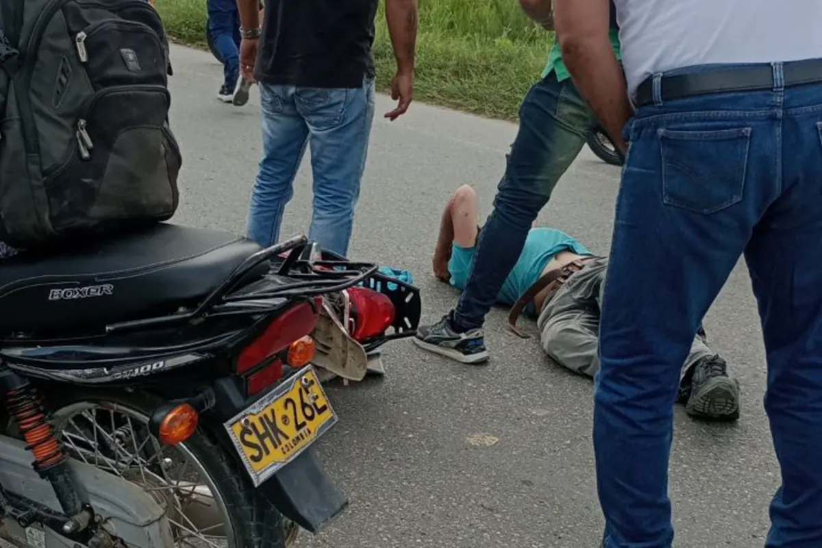 Dos motociclistas lesionados en vías