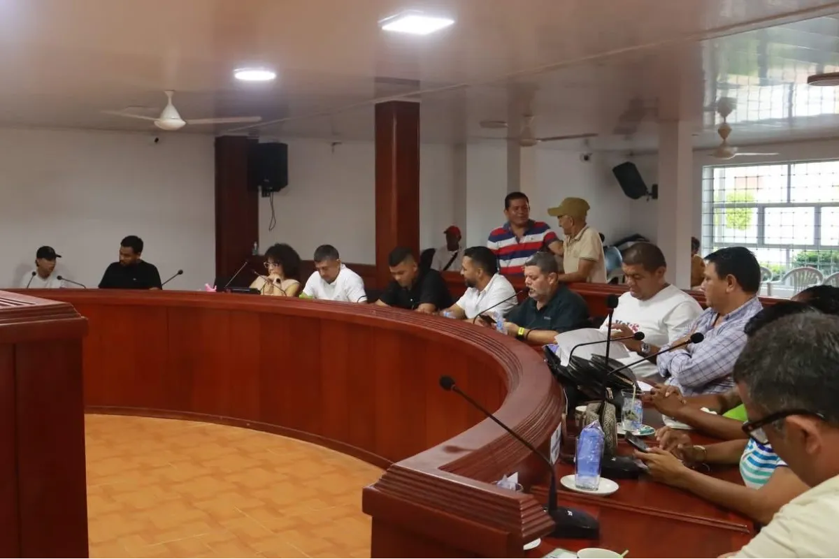 El alcalde de Montelíbano, Gabriel Calle Demoya, radicó una denuncia contra tres concejales del municipio