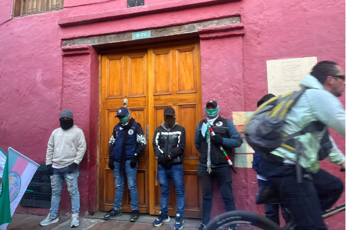De amigos a enemigos: indígenas contra Petro