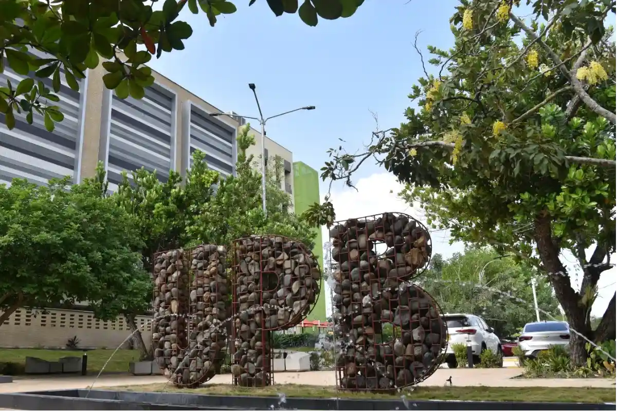 30 años formando líderes con corazón bolivariano