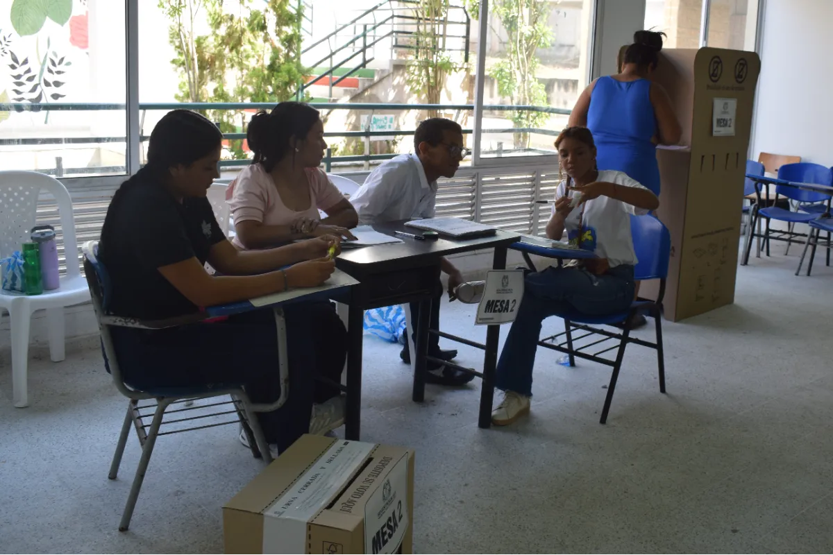 Escrutinios de Consejos de Juventud en Sucre irían hasta mañana martes