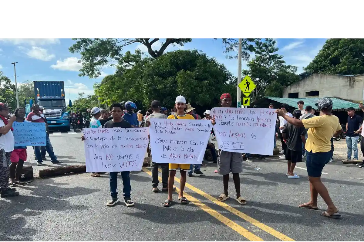 Comunidades de San Onofre bloquean de nuevo la Transversal del Caribe, a la altura del corregimiento de Aguas Negras- San Onofre.