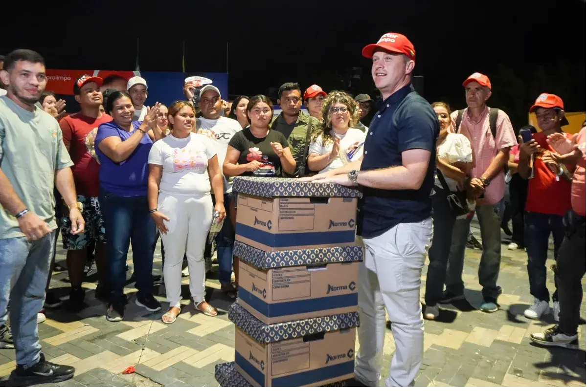 Héctor Olimpo tiene 1 millón de firmas para inscribir su candidatura