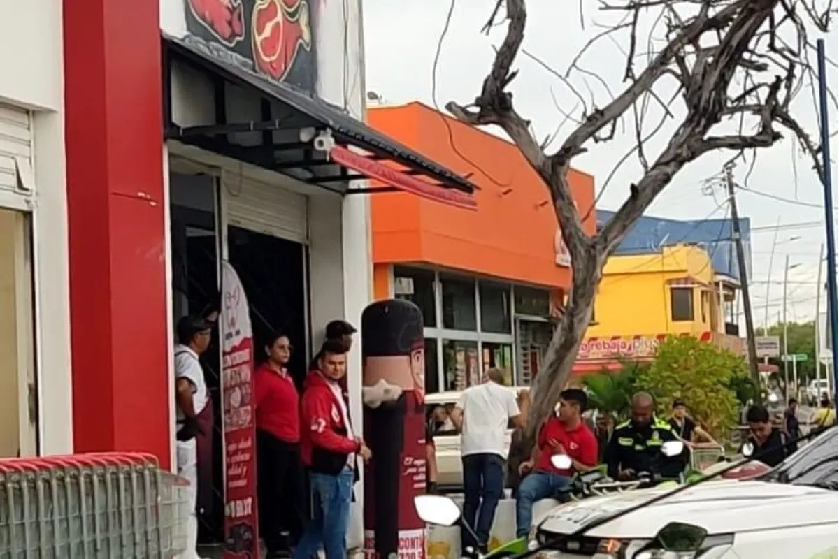 Se metió por el techo