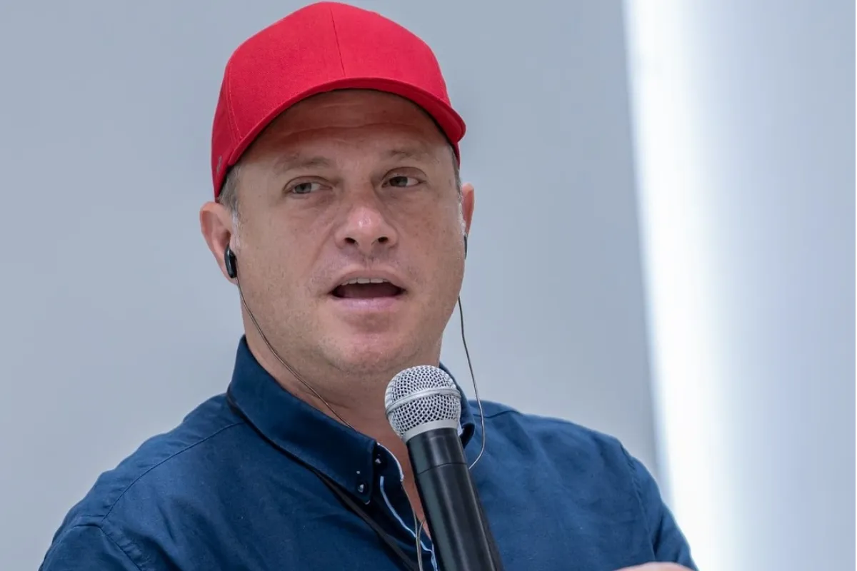 Reunión entre Uribe y Gaviria podría cambiar el mapa político: Héctor Olimpo