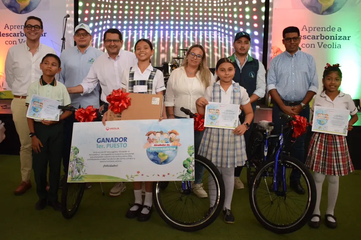 'Algas Guardianas' se llevó el premio del concurso ambiental Alrededor de Iberoamérica