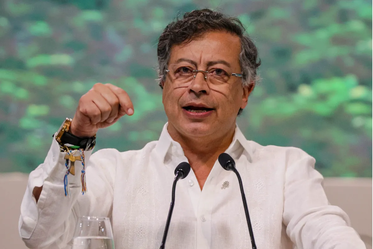 Pidió a su gabinete ser más radical