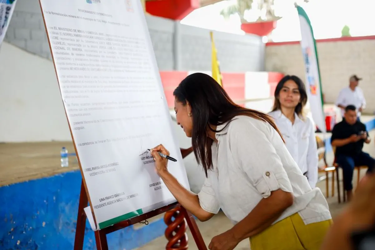 Firman memorando para la formalización de la minería
